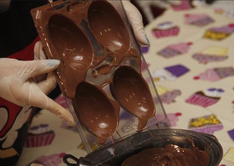 Prefeitura promove oficina de produção de trufas e ovos de páscoa em Manaus 