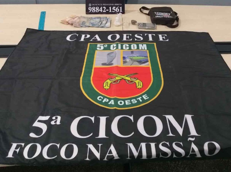 Jovem é abandonada por amigos e acaba presa com drogas em Manaus