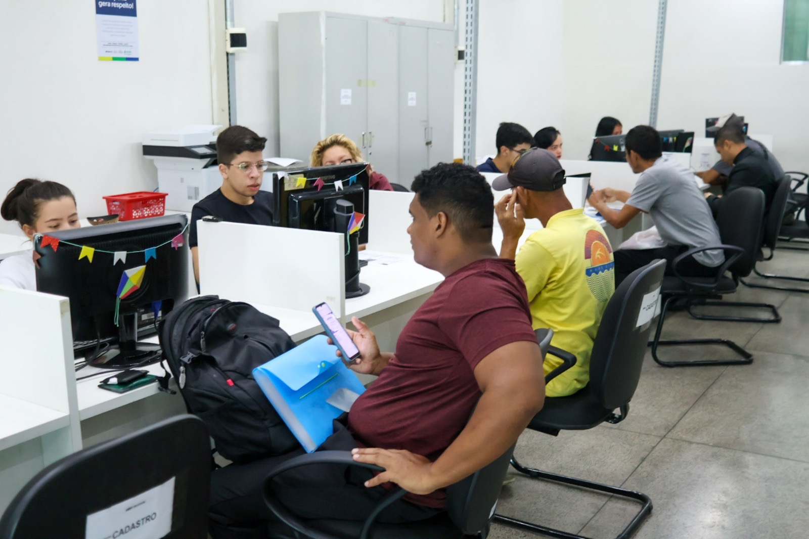 Sine Amazonas divulga 131 vagas de emprego para esta quarta-feira; confira