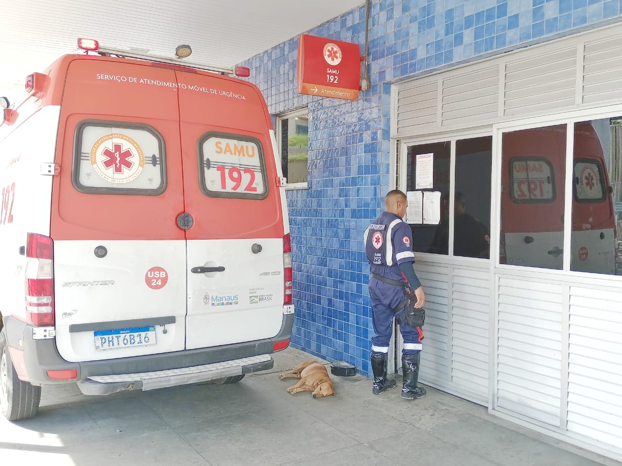 Adolescente é baleado no rosto enquanto cortava o cabelo em Manaus