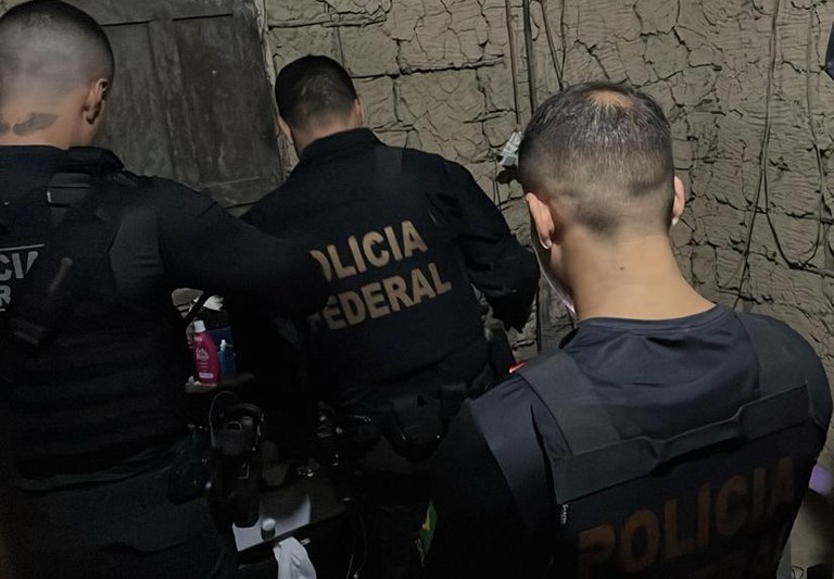 Homem é preso pela PF por armazenar pornografia infantil