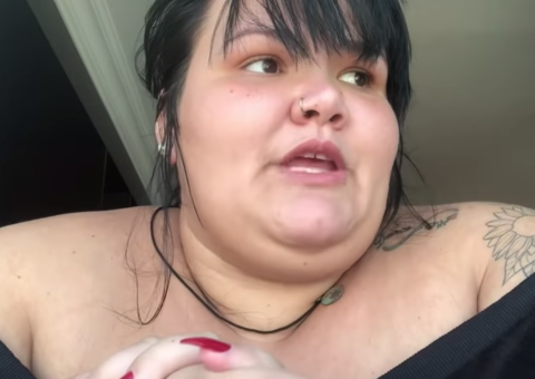 Bailarina plus size faz desabafo sobre dificuldades ao viajar de avião 