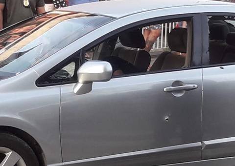 Após sair de festa com amigos, homem é executado a tiros dentro de carro em Manaus