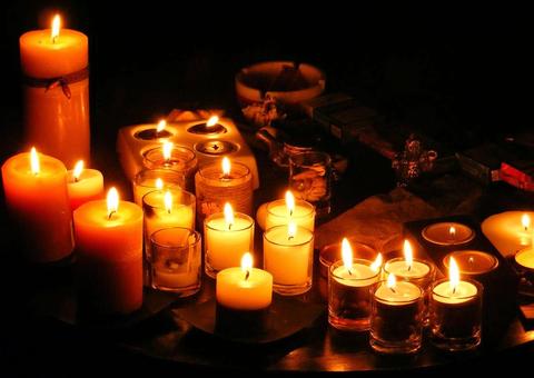 Jovem é presa suspeita de matar irmão de 5 anos e mutilar corpo com canivete e fogo