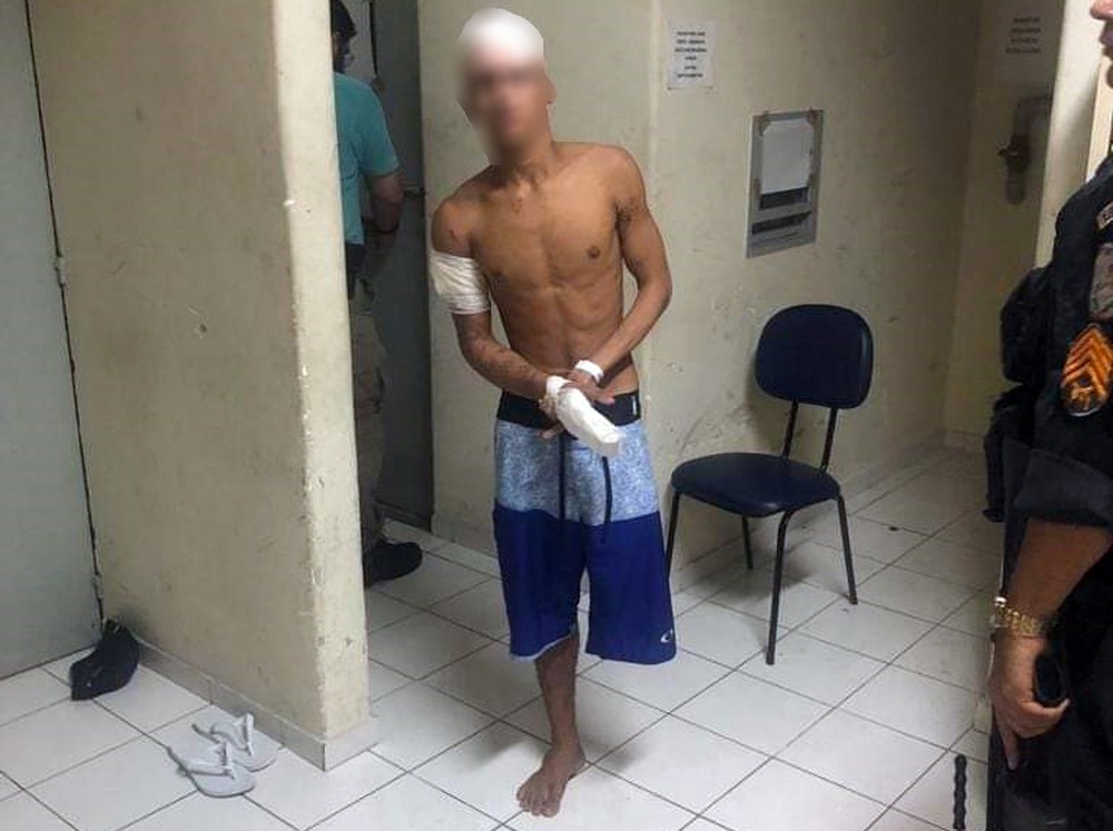 Preso adolescente sem perna que aparece em vídeo praticando assalto 
