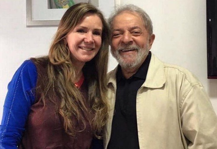 Lula parabeniza Vanessa Grazziotin pelo seu canal no YouTube ‘À Esquerda’