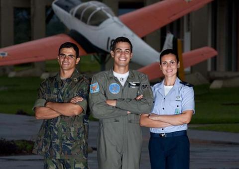 Com salário de até R$ 11 mil, Aeronáutica abre concurso com vagas para o Amazonas