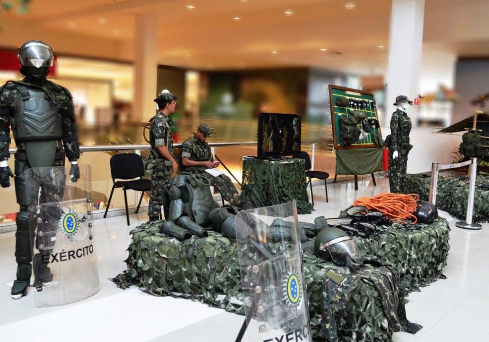 Exército Brasileiro realiza exposição em shopping de Manaus
