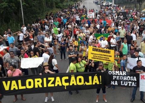 Professores criam ‘funk’ em protesto ao valor de reajuste oferecido pelo Governo do Amazonas