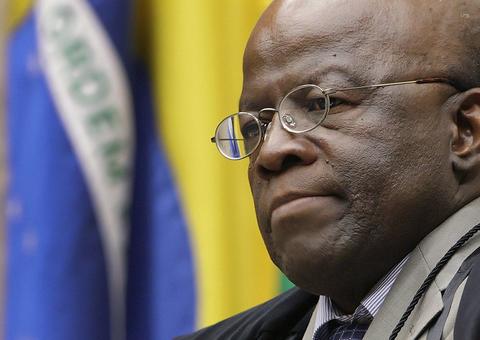 Um ano depois de filiação, Joaquim Barbosa se reaproxima do PSB