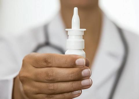Médicos desenvolvem spray nasal que promete proteção contra meningite e gripe