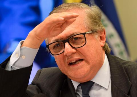 Bolsonaro anuncia demissão de Vélez e Abraham Weintraub como novo ministro da Educação