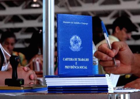 Sine oferta quase 60 vagas de emprego do nível médio ao superior nesta terça