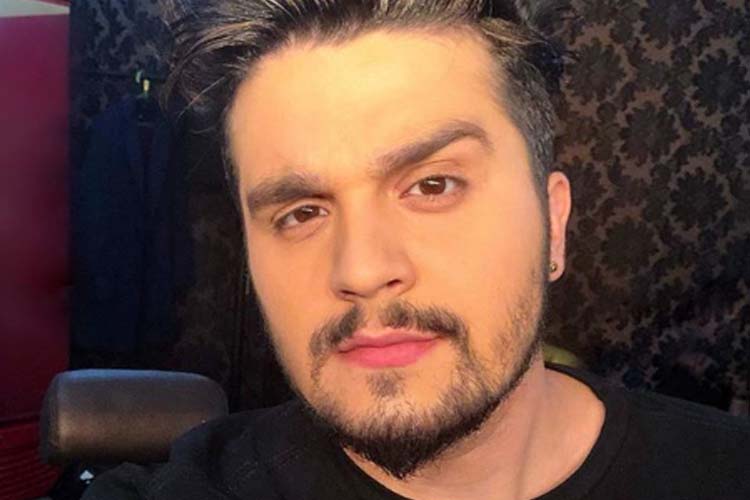 Luan Santana mostra novo visual sem barba após seis anos
