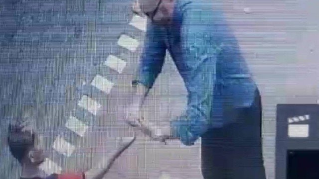 Vídeo mostra ação de bandidos durante assalto em frente de escola 