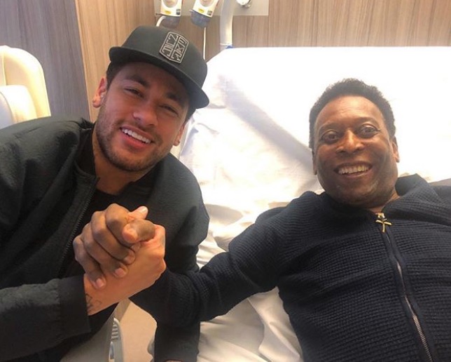 Após visita de Neymar, Pelé recebe alta de hospital
