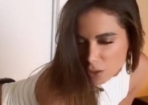  Anitta rebola loucamente ao som de música com Ludmilla  e Snoop Dogg