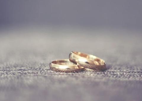 Mulher pensa em divórcio ao descobrir que marido doou esperma e tem 47 filhos 