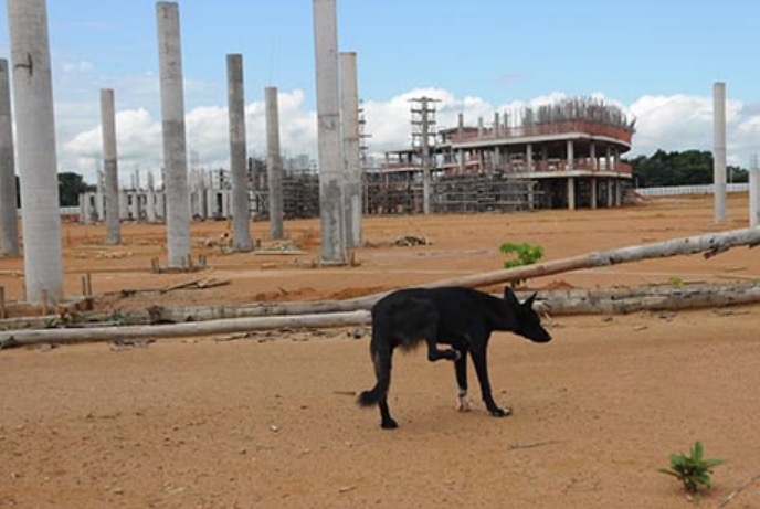 Amazonas tem mais de R$ 800 milhões em obras paralisadas, indica TCE