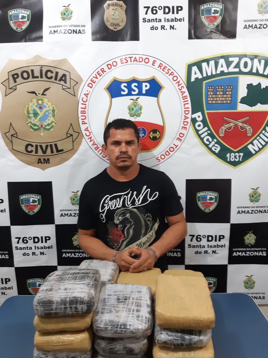 Homem é preso com 26 tabletes de maconha em embarcação no Amazonas