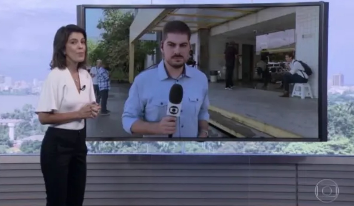  Apresentadora precisa ter calça costurada durante jornal ao vivo na Globo