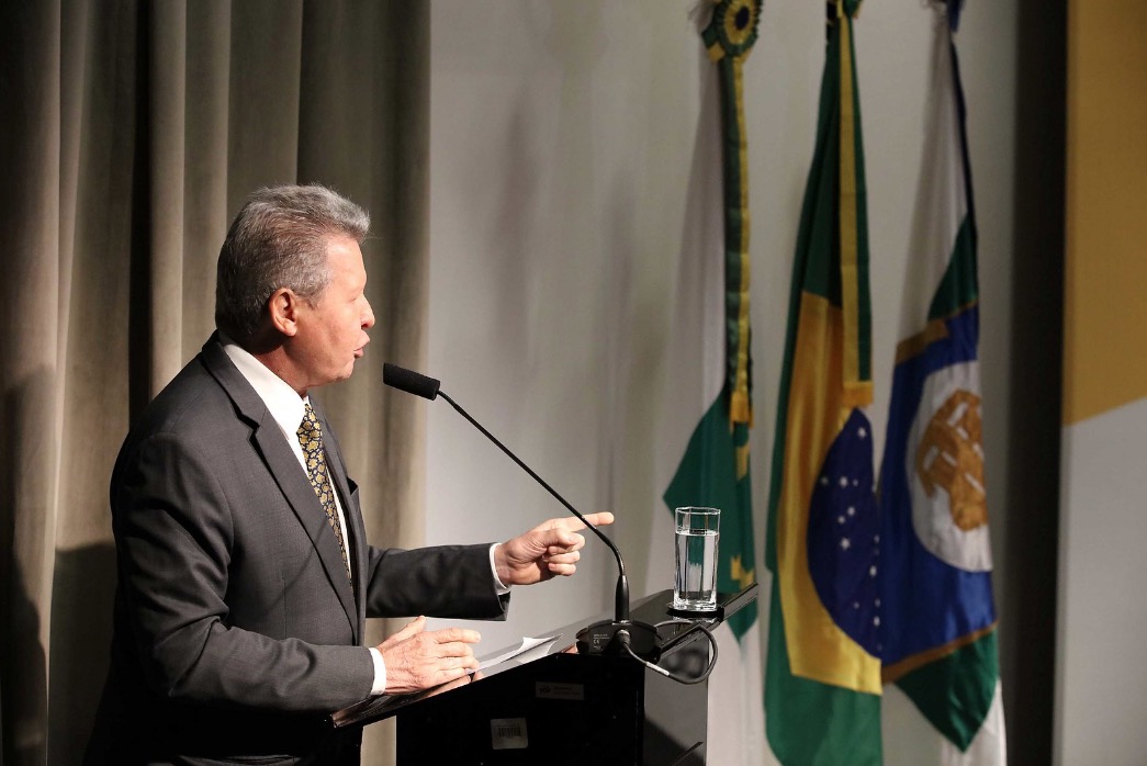 Arthur volta a alertar sobre perigos da extinção da Zona Franca de Manaus 