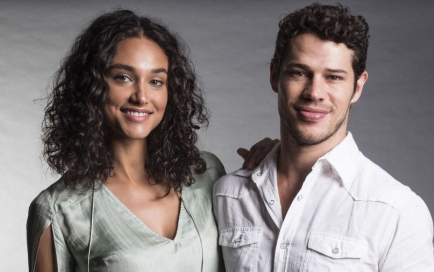 Débora Nascimento e Loreto vão aparecer em público pela 1ª vez em aniversário da filha