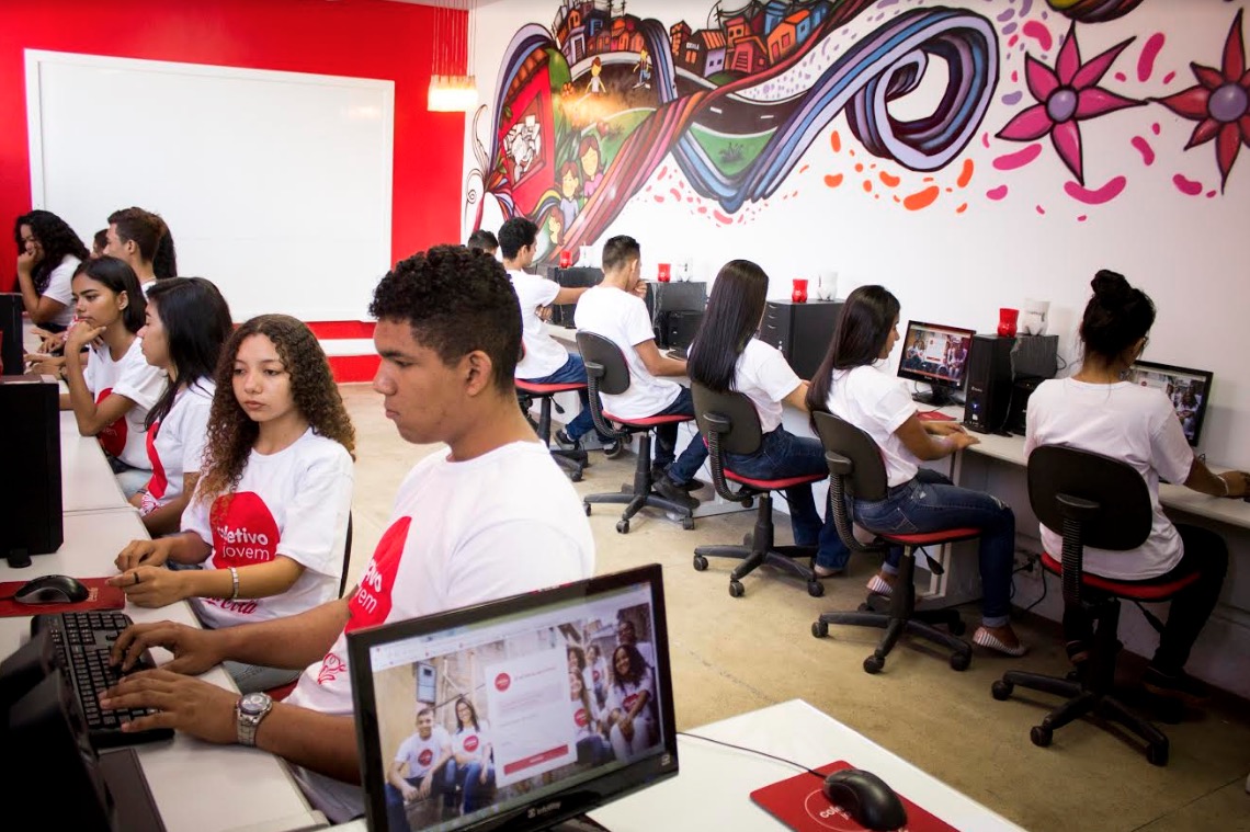 Coletivo Jovem oferece 360 vagas gratuitas para cursos de capacitação em Manaus