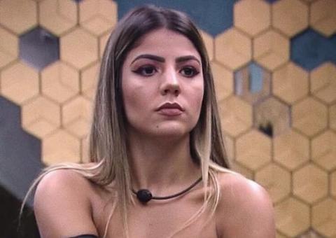  Ex-BBB Hariany se pronuncia em vídeo após ser expulsa