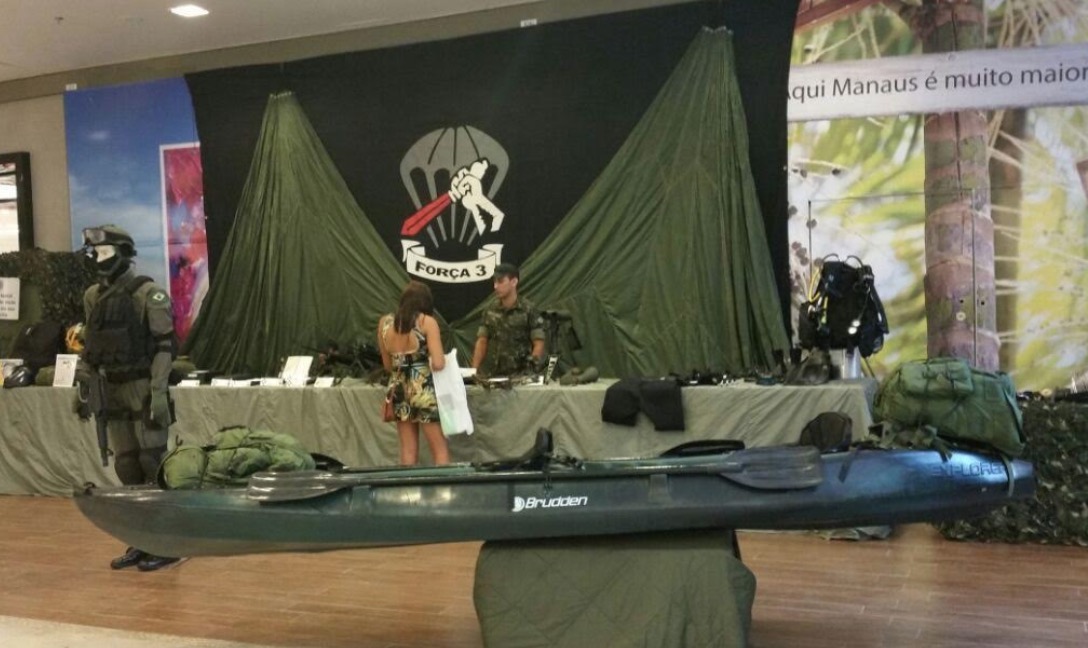 Exército realiza exposição gratuita de artefatos militares em shopping de Manaus