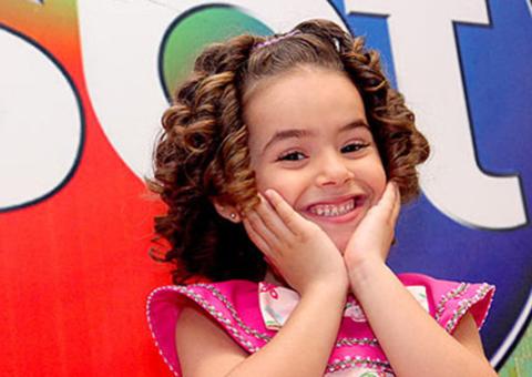 Maisa recria penteado que usava no SBT 