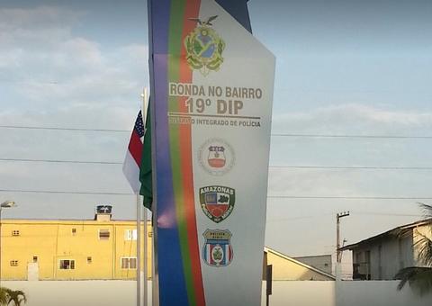 Após fazer arrastão, assaltante é baleado ao apontar arma para policiais em Manaus