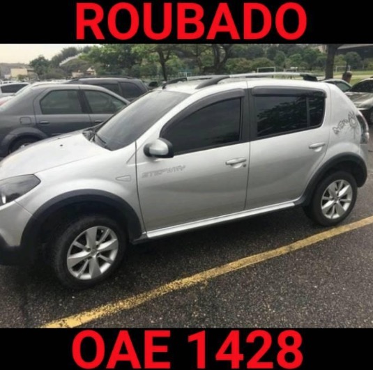 Após deixar filha em casa, homem tem carro roubado por trio armado em Manaus