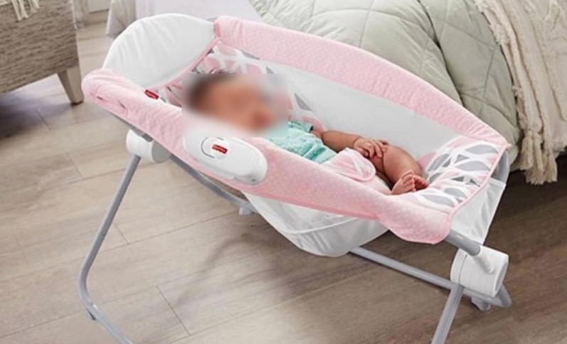 Depois de 30 mortes, empresa recolhe 5 milhões de cadeirinhas de bebê da Fisher-Price