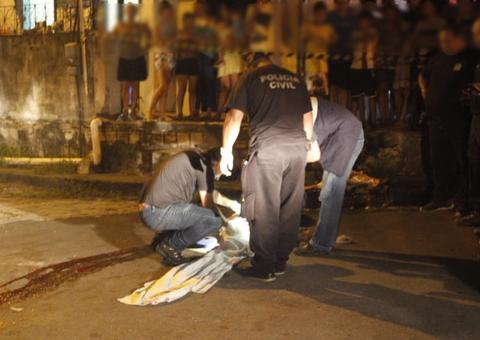 Homem é morto com 10 tiros ao sair de casa para pagar pensão dos filhos em Manaus