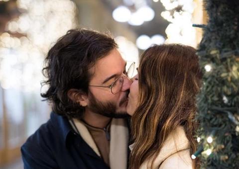  Com foto aos beijos, Fátima Bernardes se derrete por Túlio Gadelha 