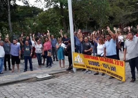 Professores encaram governo e mantém greve geral no Amazonas