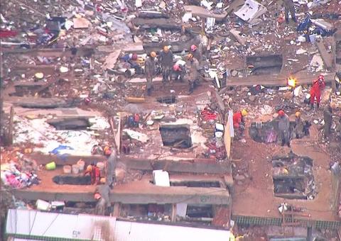Bombeiros encontram o corpo da 11ª vítima dos desabamentos no Rio 