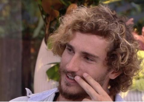 Ana Maria Braga pressiona e deixa ex-bbb Alan constrangido ao perguntar sobre Hana e Carol