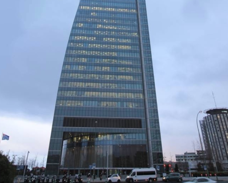 Ameaça de bomba leva polícia a esvaziar edifício com 2 mil pessoas em Madri