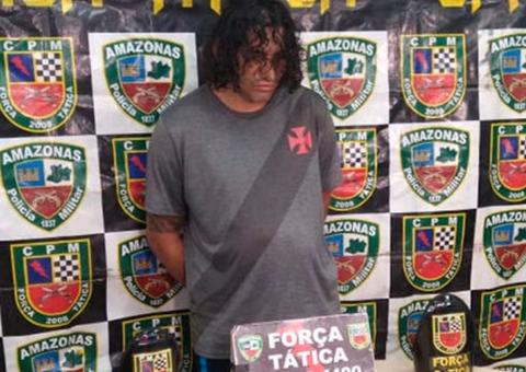 Em Manaus, motorista de lotação é preso com armas e mais de R$ 1 mil