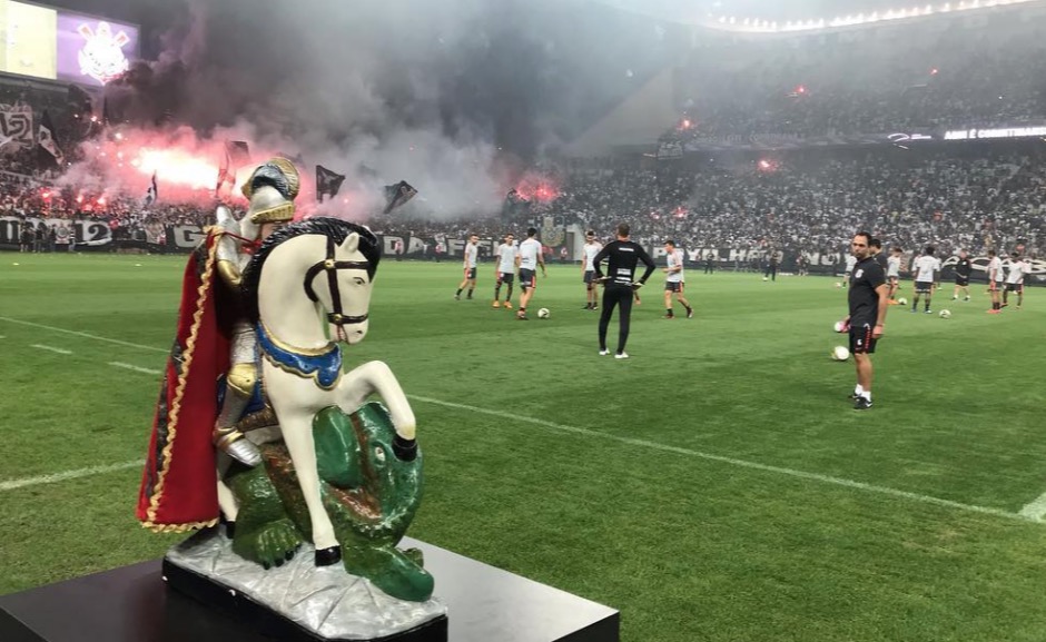 Jornal coloca Corinthians como maior clube do Brasil e Flamengo apenas o oitavo; veja a lista