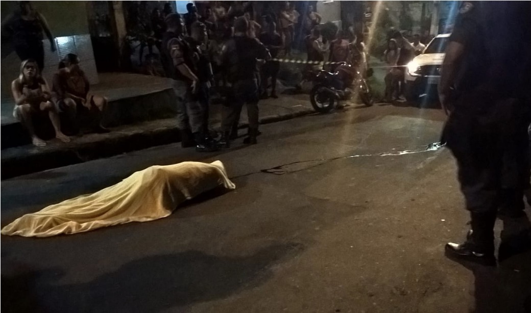 Homem é morto com três tiros na cabeça por grupo misterioso em Manaus