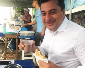 Governador 'faz teatro' para esvaziar movimento dos professores