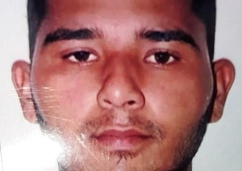 Jovem sai para entregar currículo e desaparece em Manaus