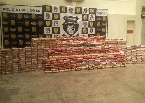 Polícia apreende droga avaliada em R$50 milhões dentro de embarcação em Manaus 
