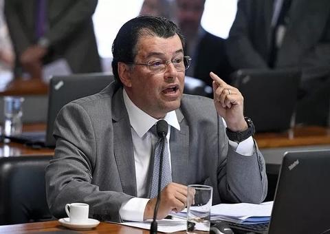 Eduardo Braga desafia Guedes para debate aberto sobre a Zona Franca de Manaus