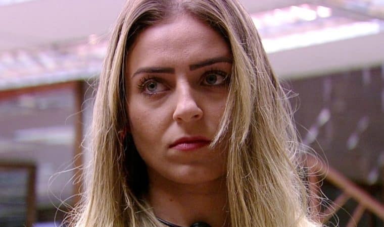  Campeã do BBB 19, Paula, é indiciada por intolerância religiosa