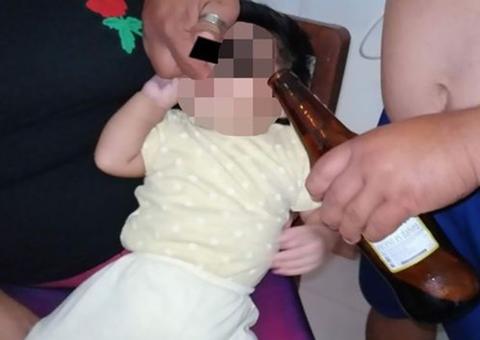 Homem obriga bebê de três meses a tomar cerveja em festa 