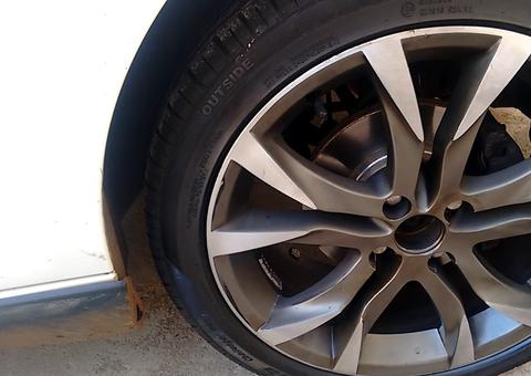 Bebê de 1 ano morre ao ser atropelado pela mãe na garagem de casa no Amazonas